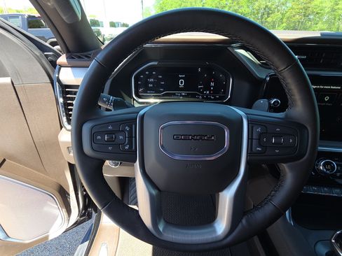 Certified 2025 GMC Sierra 1500 Denali AWD/4WD image 19