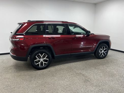 Used 2024 Jeep Grand Cherokee Limited image 21