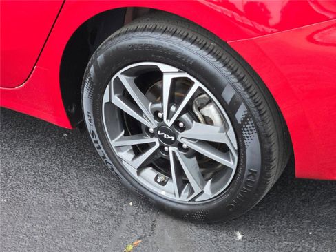 Used 2024 Kia Forte LXS image 18