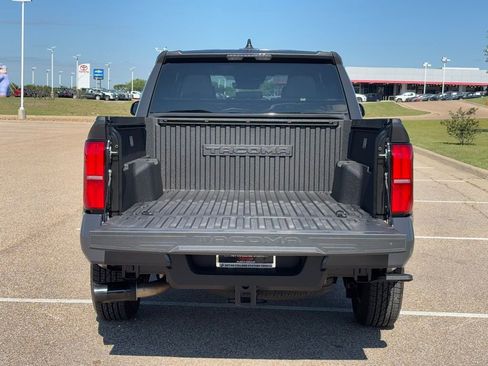 Used 2025 Toyota Tacoma SR5 image 7