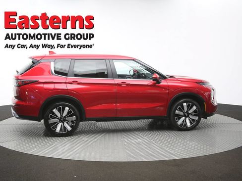 Used 2025 Mitsubishi Outlander SE FWD image 43