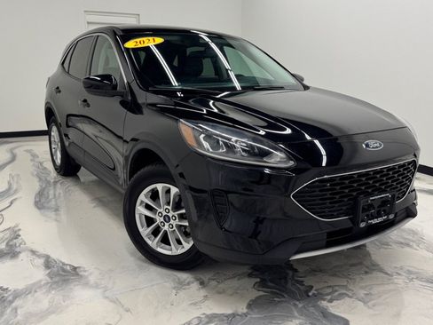 Used 2021 Ford Escape SE w/ Convenience Package AWD/4WD image 2