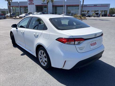 Certified 2024 Toyota Corolla LE image 3