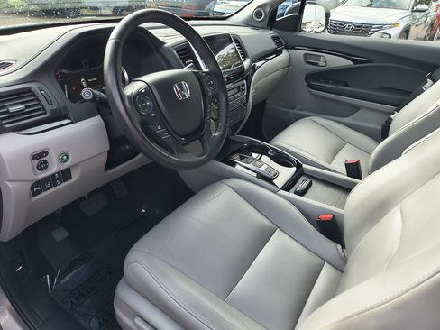 Used 2017 Honda Pilot Touring image 24