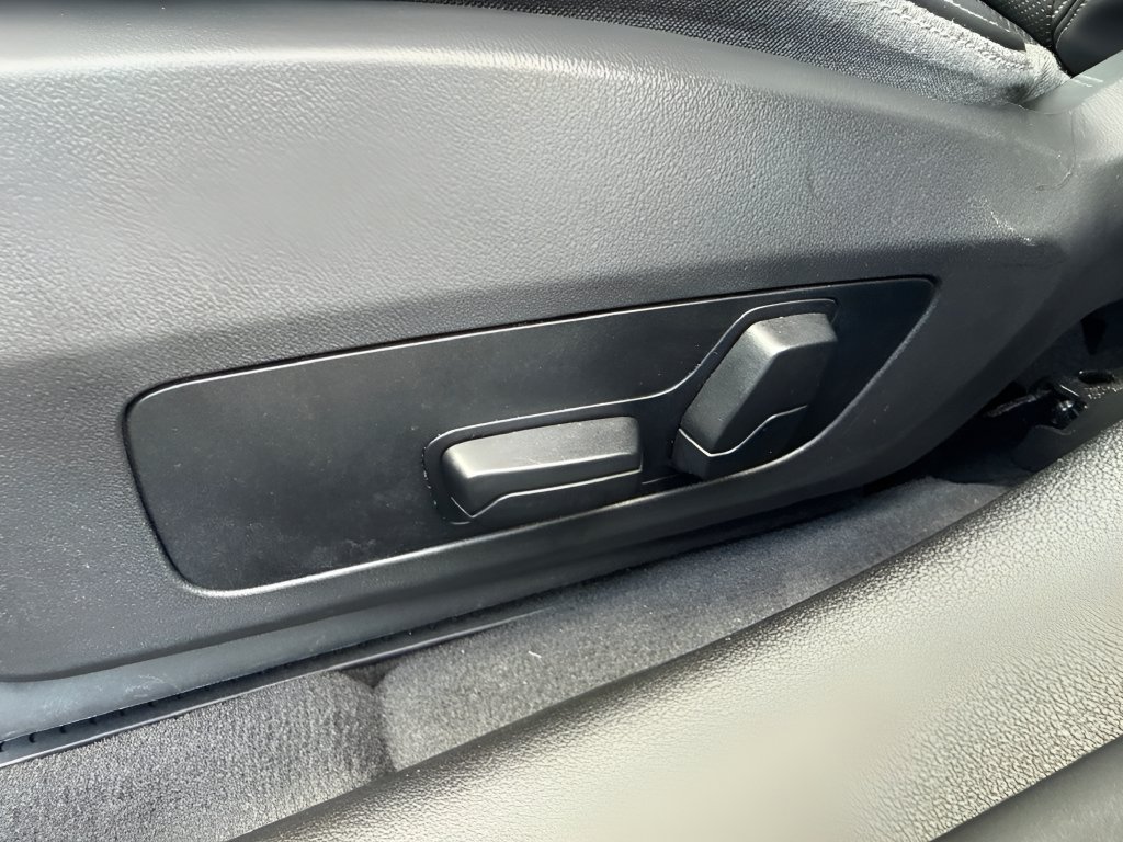 Used 2025 BMW 228i xDrive AWD/4WD image 11