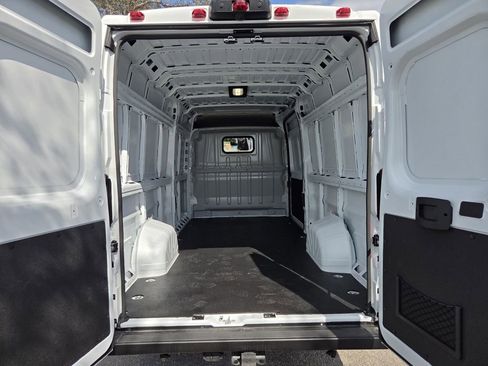 New 2026 RAM ProMaster 3500 w/ Convenience Group image 17