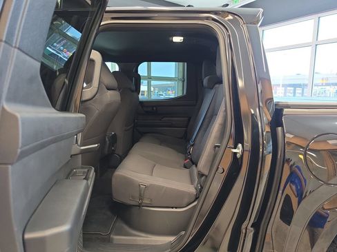 Used 2025 Toyota Tacoma SR5 AWD/4WD image 30