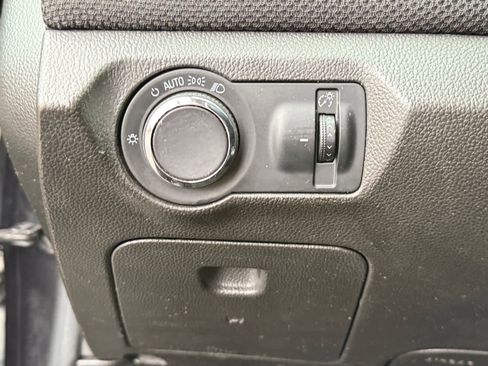 Used 2015 Chevrolet Cruze LT image 19