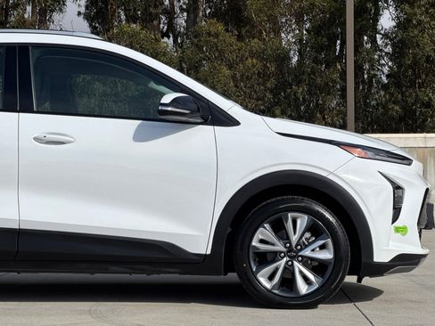 Used 2022 Chevrolet Bolt EUV LT w/ Convenience Package FWD image 34