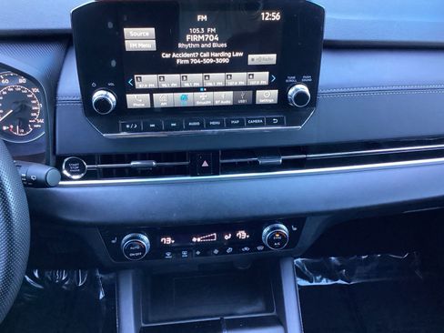 Used 2024 Mitsubishi Outlander SE Black Edition image 10