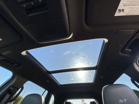 Used 2025 Buick Enclave Sport Touring w/ Super Cruise Package image 15