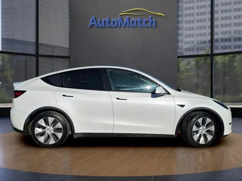 Used 2025 Tesla Model Y Long Range AWD/4WD image 11