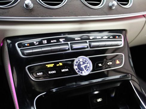 Used 2017 Mercedes-Benz E 300 4MATIC w/ Premium 2 Package image 15