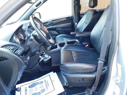Used 2018 Dodge Grand Caravan GT FWD image 22