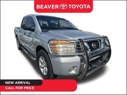 Used 2010 Nissan Titan SE w/ SE Value Truck Pkg RWD image 1
