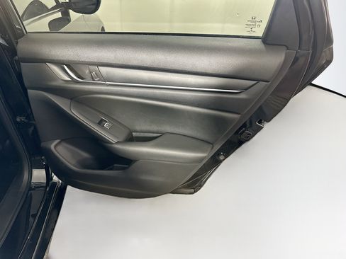 Used 2019 Honda Accord Sport image 28