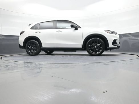 Used 2025 Honda HR-V Sport image 27