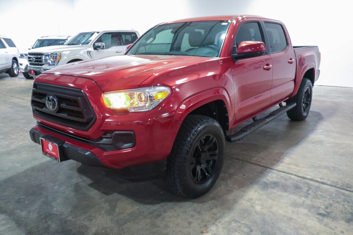 Used 2022 Toyota Tacoma SR w/ SR Convenience Package RWD image 32