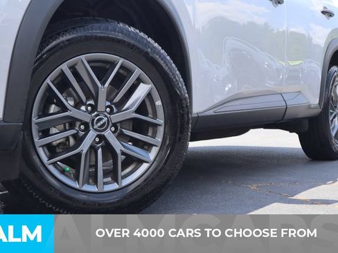Used 2024 Nissan Rogue S FWD image 2