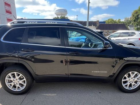 Used 2015 Jeep Cherokee Latitude w/ Cold Weather Group image 1