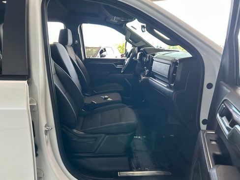 Used 2025 Chevrolet Silverado 3500 LT AWD/4WD image 35