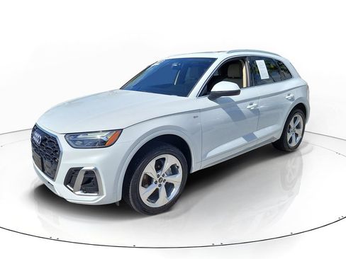 Certified 2023 Audi Q5 2.0T Premium Plus w/ Premium Plus Package AWD/4WD image 2