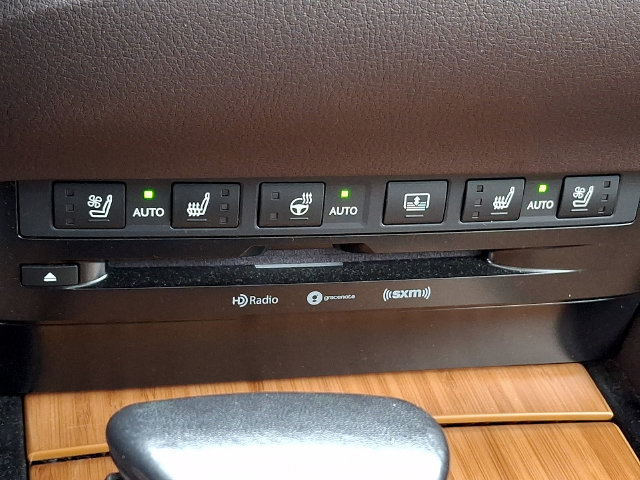 Used 2019 Lexus ES 300h w/ Accessory Package 2 FWD image 24