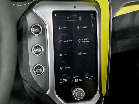 Used 2024 McLaren 750S Spider RWD image 36