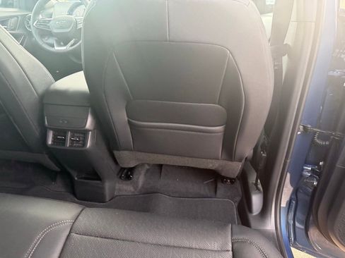 New 2026 Chevrolet Equinox LT w/ Convenience Package II image 38