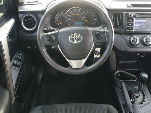 Used 2016 Toyota RAV4 LE image 5
