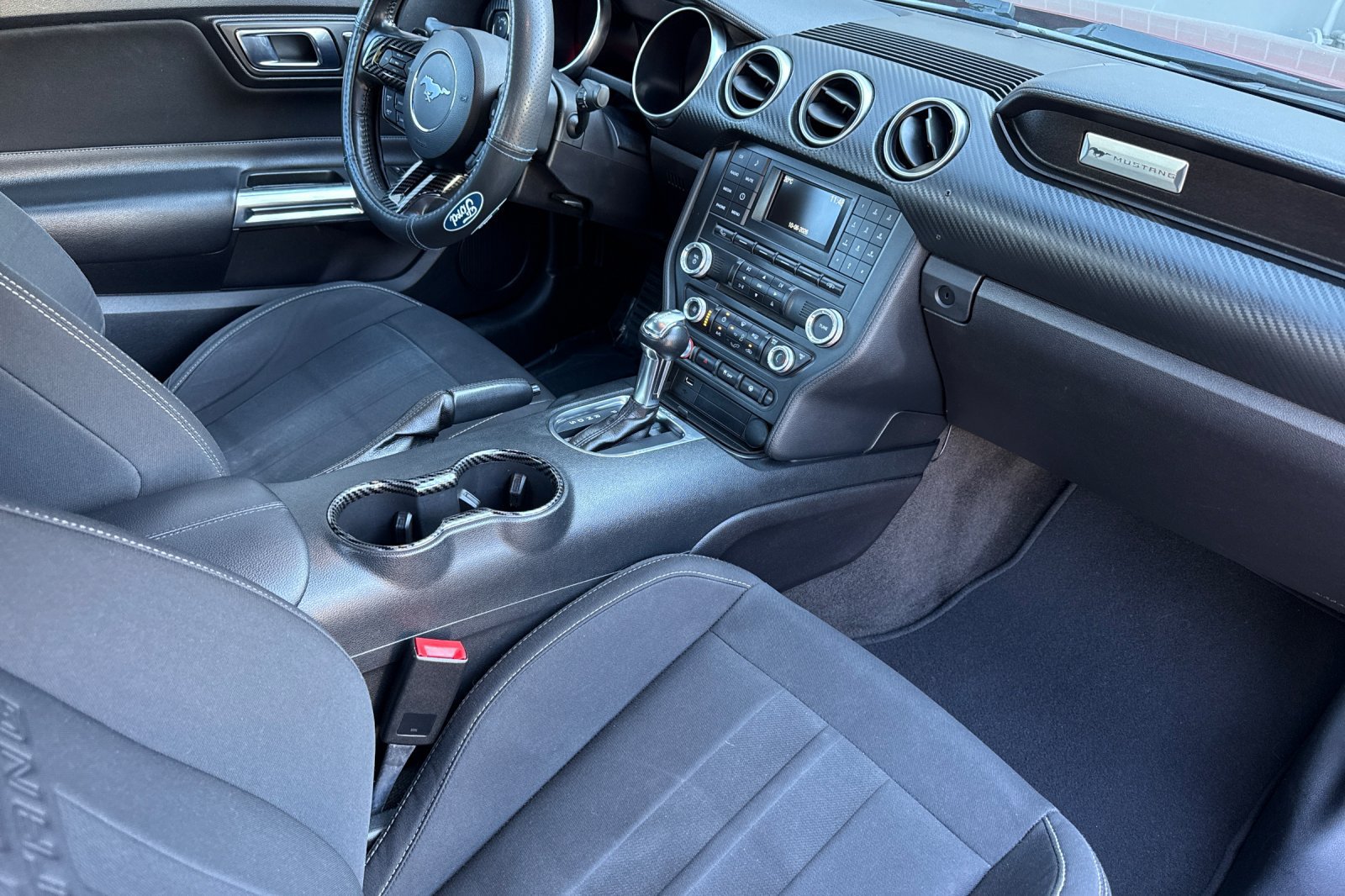 Used 2018 Ford Mustang Coupe RWD image 15
