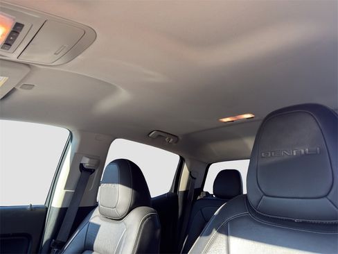 Used 2019 GMC Canyon Denali image 7