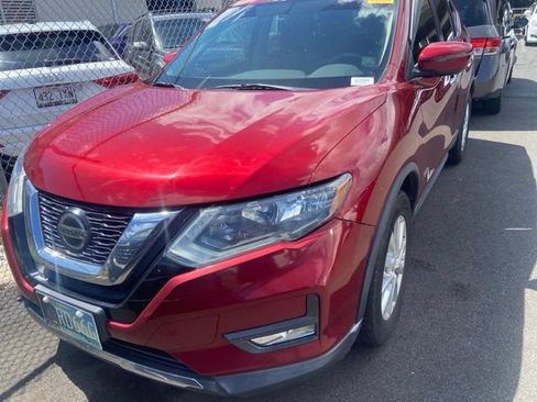 Used 2018 Nissan Rogue SV FWD image 3