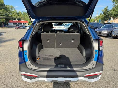 Used 2025 Kia Sportage EX FWD image 19