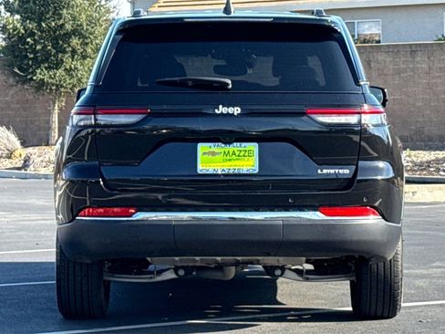 Used 2024 Jeep Grand Cherokee Limited image 11