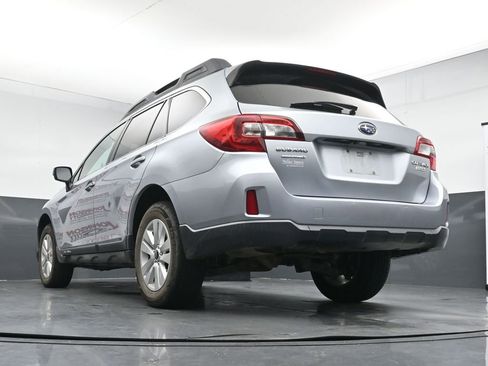 Used 2017 Subaru Outback 2.5i Premium AWD/4WD image 21