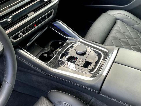 Used 2025 BMW X6 xDrive40i AWD/4WD image 18