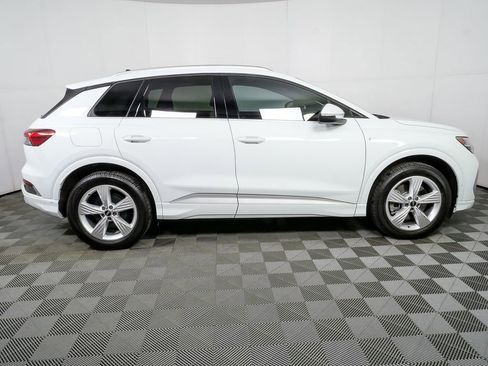 Certified 2023 Audi Q4 e-tron Prestige image 2