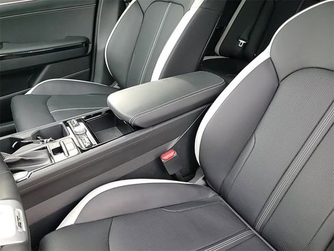 Used 2025 Kia K5 GT-Line w/ GT-Line Premium Package image 19