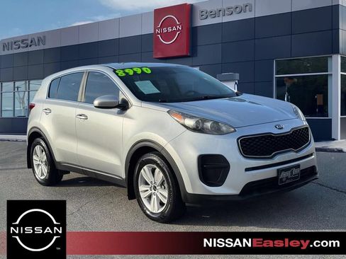 Used 2018 Kia Sportage LX FWD image 1