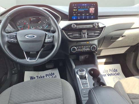 Used 2022 Ford Escape SE w/ SE Sport Appearance Package image 8