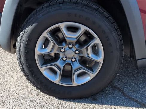 Used 2019 Jeep Cherokee Trailhawk w/ Comfort/Convenience Group image 20