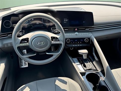 New 2025 Hyundai Elantra SEL image 7