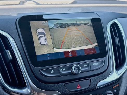 Used 2018 Chevrolet Equinox Premier FWD image 17