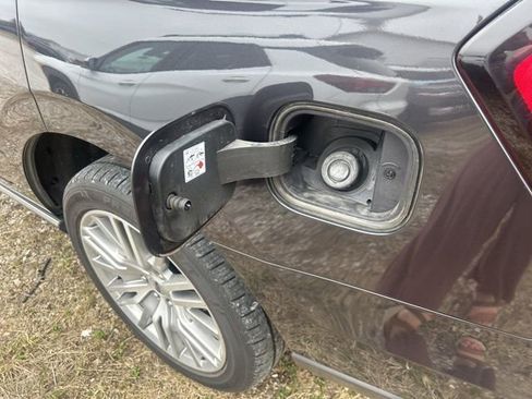 Used 2024 Ford Expedition Limited image 11