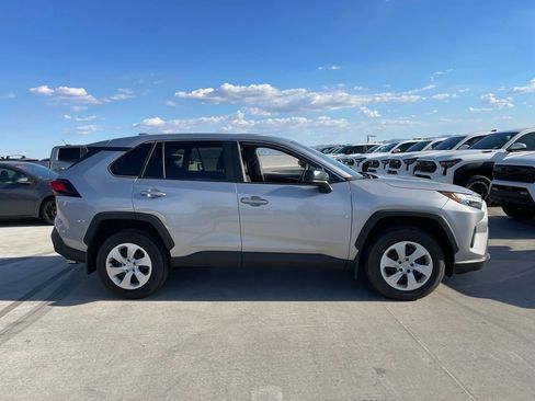 Used 2025 Toyota RAV4 LE AWD/4WD image 3
