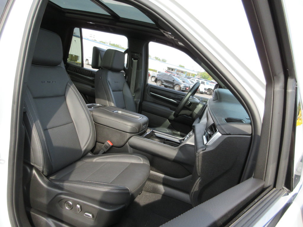 Certified 2024 GMC Yukon Denali w/ Denali Reserve Package AWD/4WD image 27