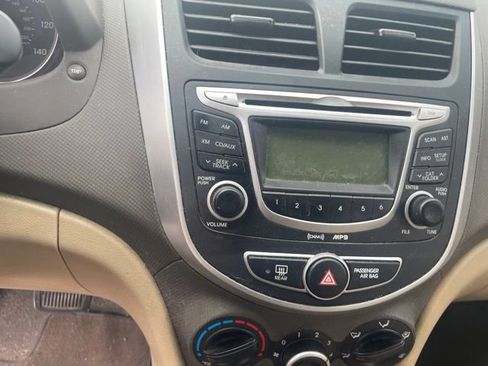 Used 2013 Hyundai Accent GLS FWD image 12