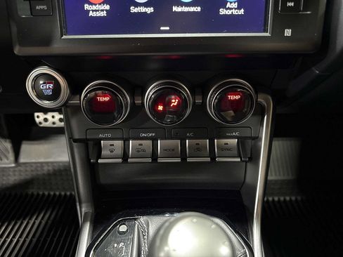 Used 2023 Toyota GR86 Premium w/ ALL Weather Mat Package (TMS) RWD image 20