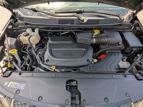 Used 2023 Chrysler Pacifica Touring-L FWD image 36